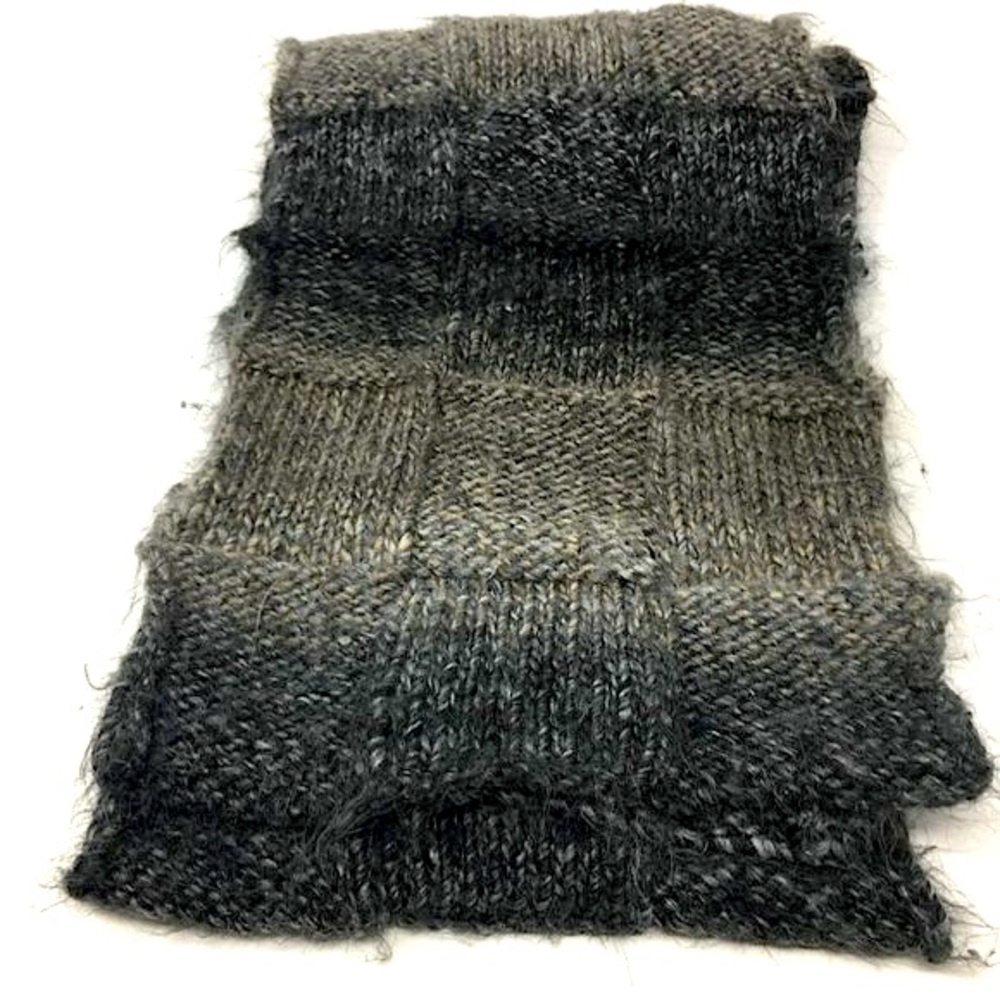 Handknitted Black Grey Ombre Unisex Hat Beanie and Scarf Set - Picture 14 of 16